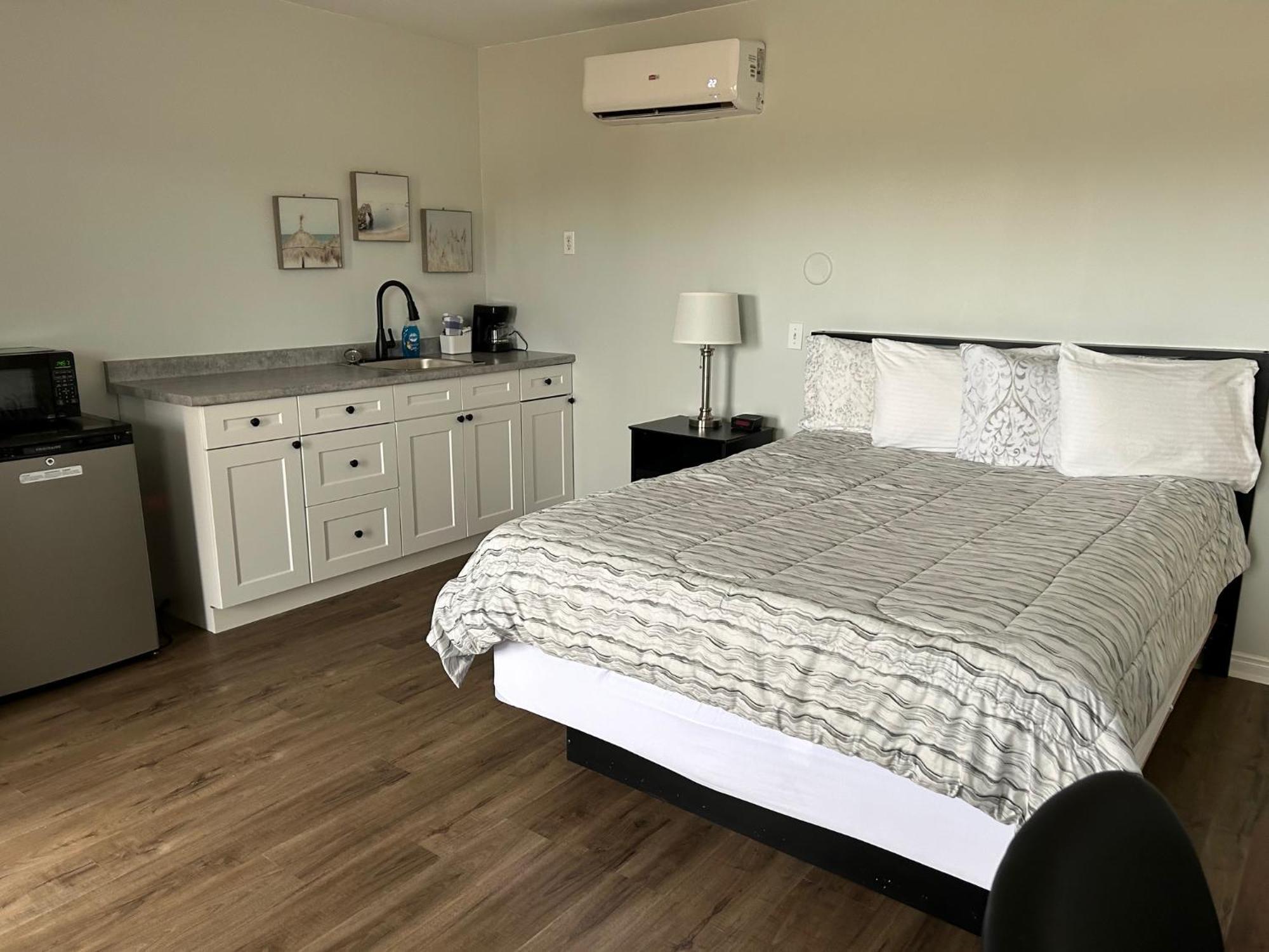 Middleton Motel & Suites Екстер'єр фото