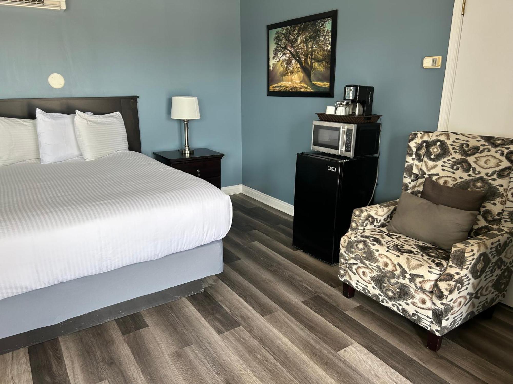Middleton Motel & Suites Екстер'єр фото