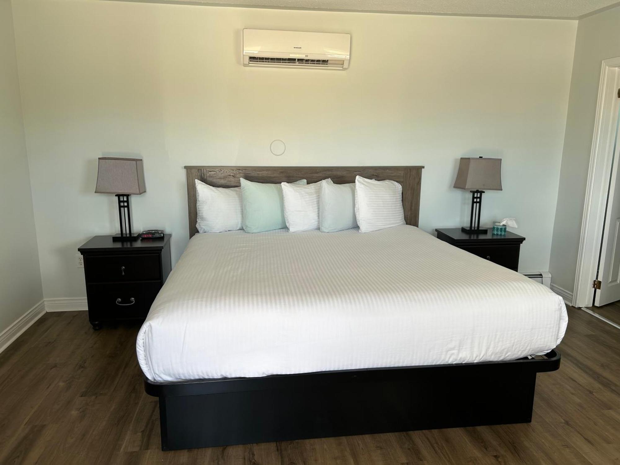 Middleton Motel & Suites Екстер'єр фото