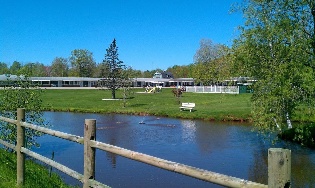 Middleton Motel & Suites Екстер'єр фото